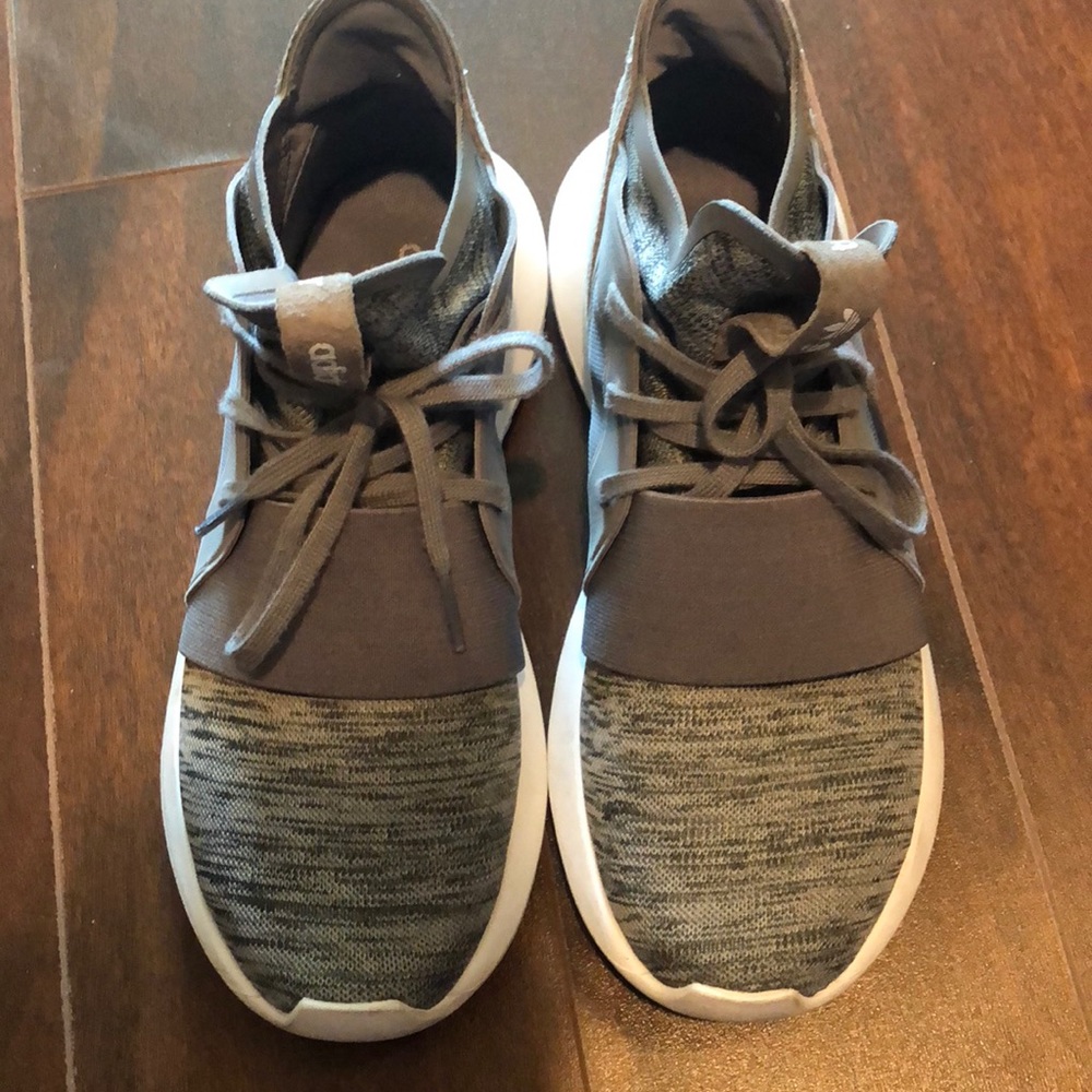 Adidas tubular defiant